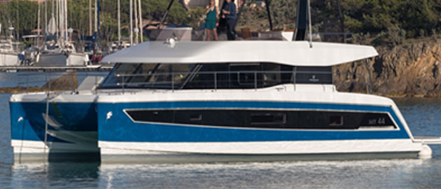 Catamarans à moteur